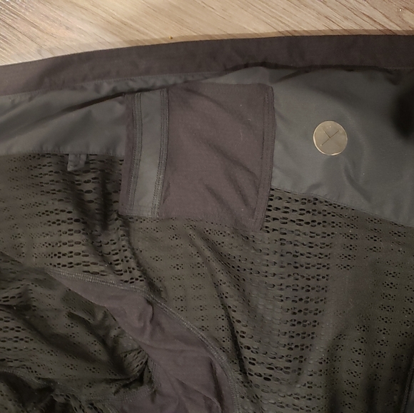 Lululemon lightweight jacket - Picture 6 of 7